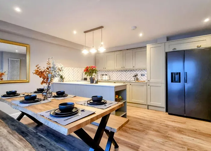 The 4 Bed Luxury Townhouse